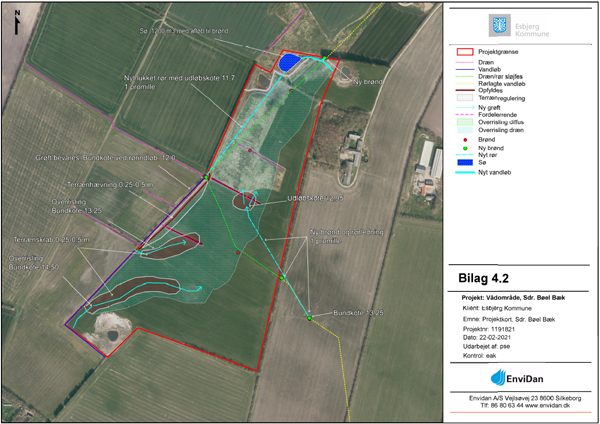 Kortoversigt over undersøgelsesområdet for vådområdeprojekt (rød streg) ved Sdr. Bøel og Puggård med angivelse af rørlagte vandløb (gul streg) og dræn (lilla streg)